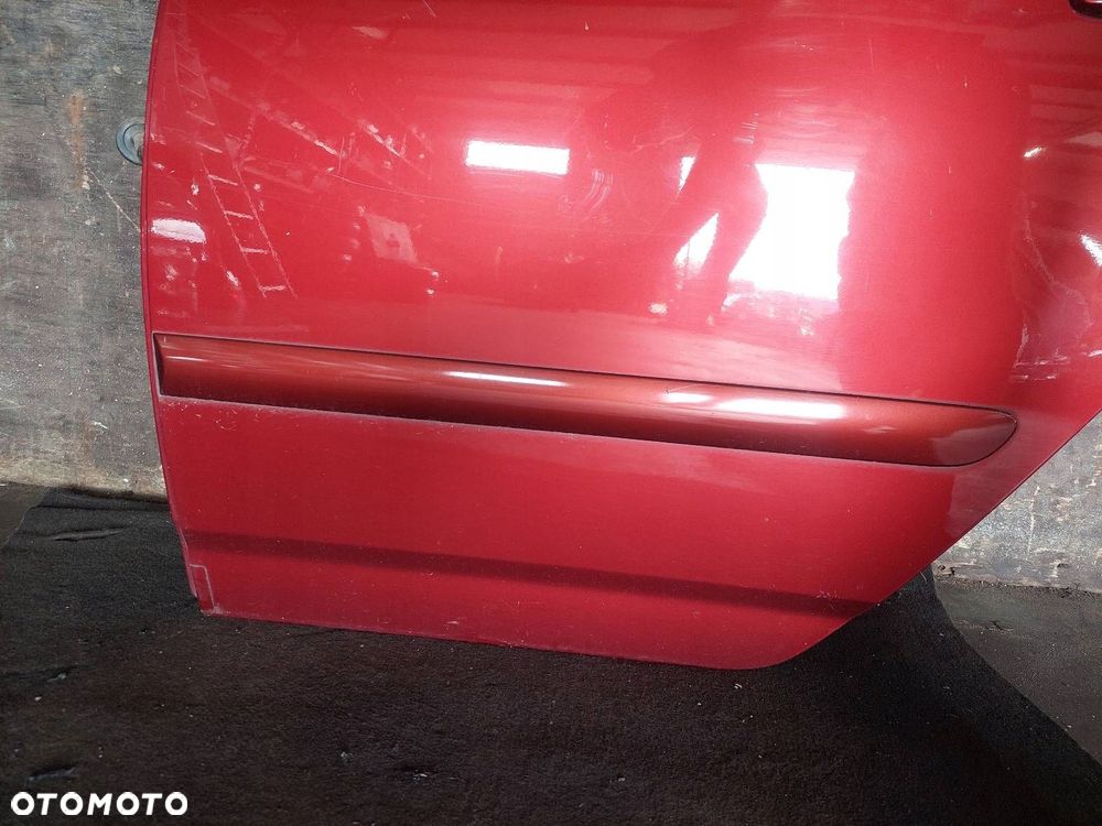 DRZWI KOMPLETNE LEWY TYŁ TOYOTA COROLLA VERSO I 3N8 - 8