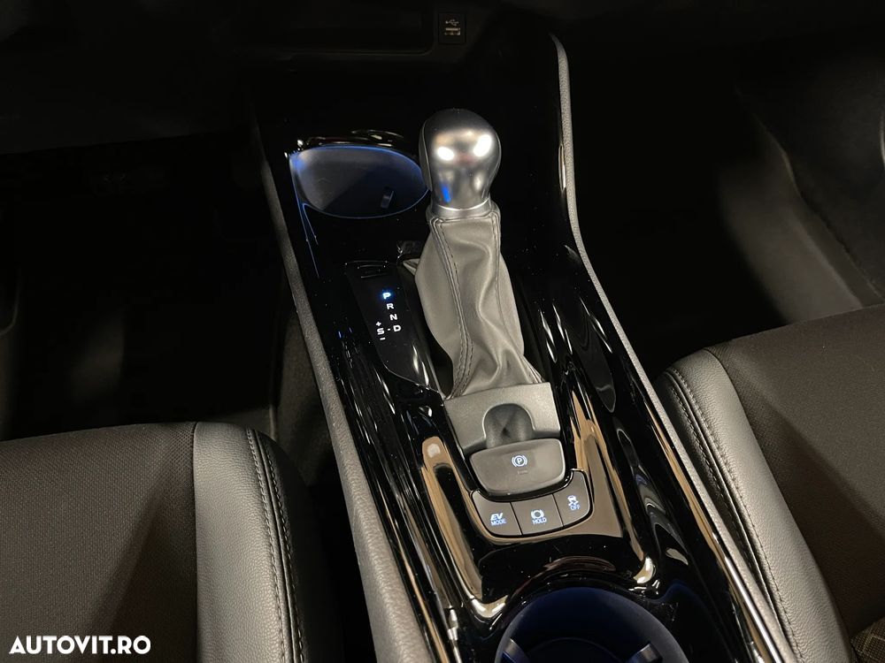 Toyota C-HR 2.0 HSD 184 CP 4x2 CVT C-lassy bi-tone - 18