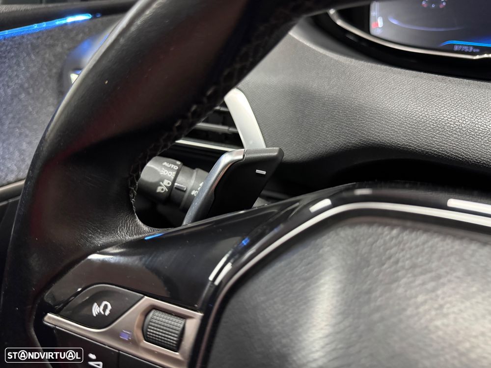 Peugeot 3008 1.2 PureTech Allure EAT6 - 23