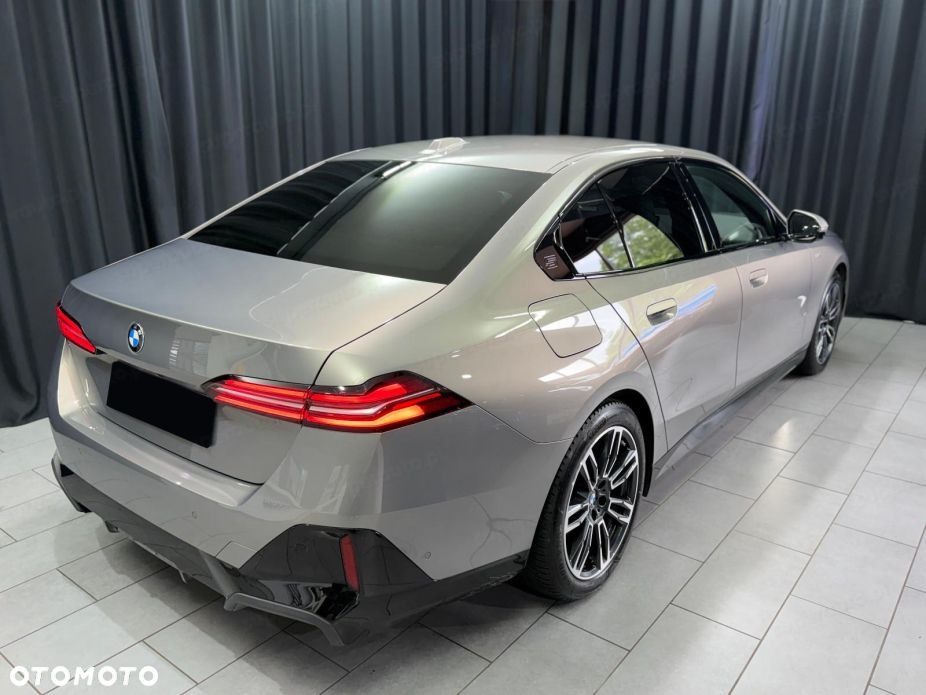BMW Seria 5 520d xDrive mHEV M Sport - 7
