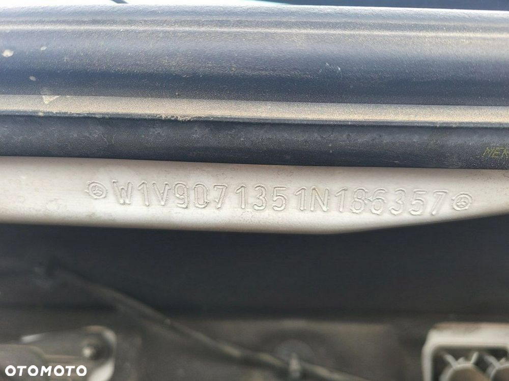 Mercedes-Benz Sprinter - 28