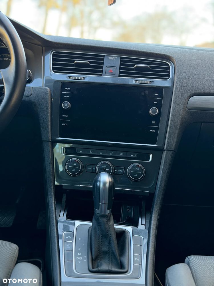 Volkswagen Golf 1.6 TDI SCR DSG Comfortline - 27