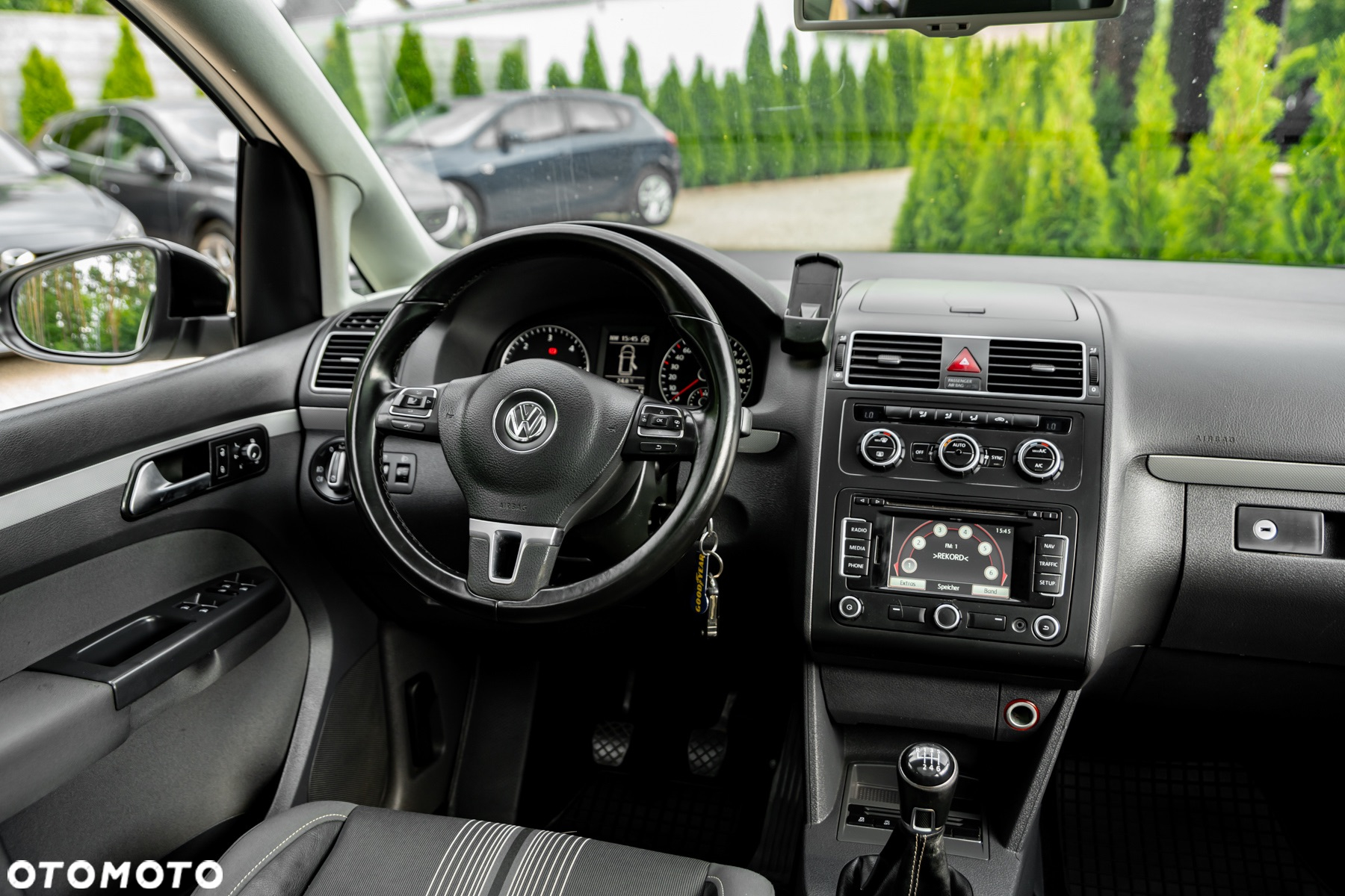 Volkswagen Touran 2.0 TDI DPF BlueMotion Technology MATCH - 24