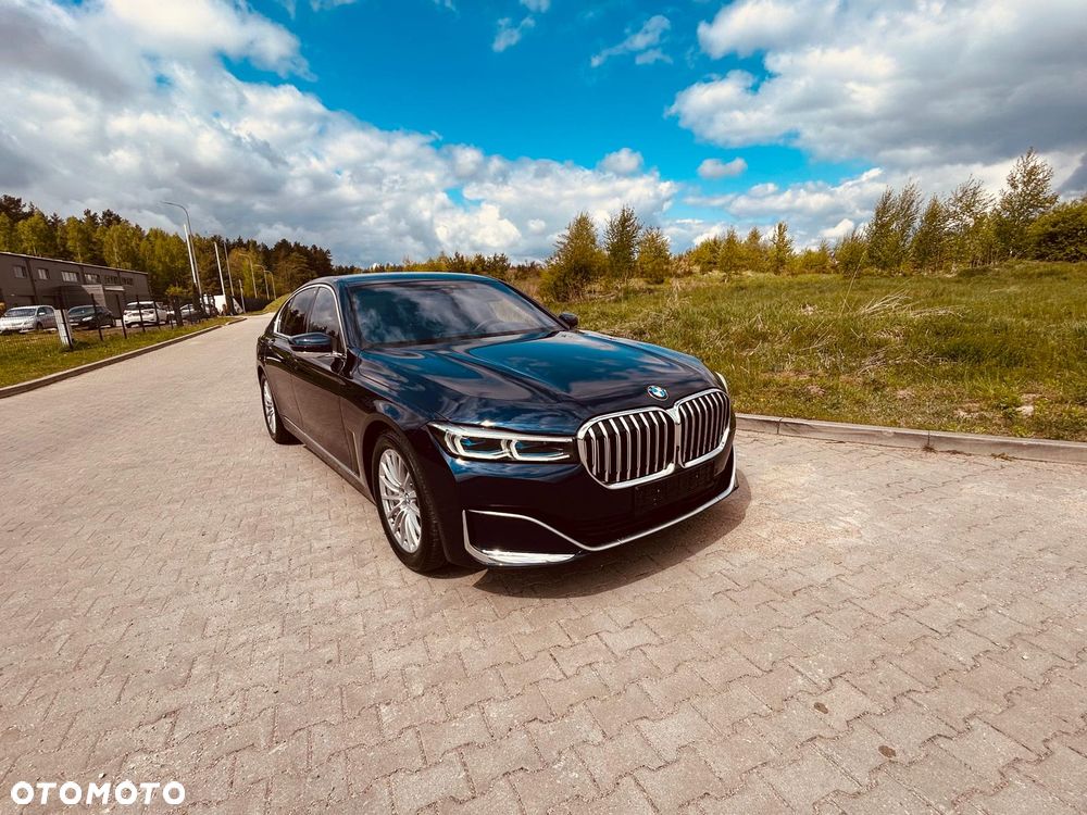 BMW Seria 7 730d xDrive mHEV - 8