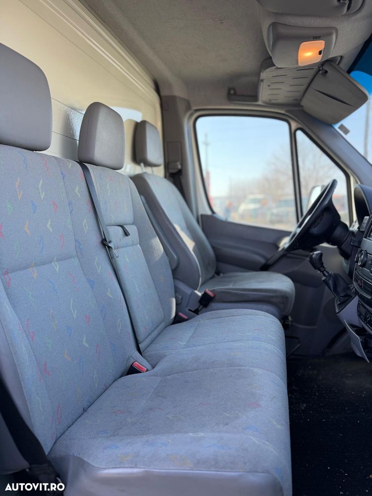 Volkswagen CRAFTER CUB FRIGORIFIC cu LIFT si USA LATERALA - 7