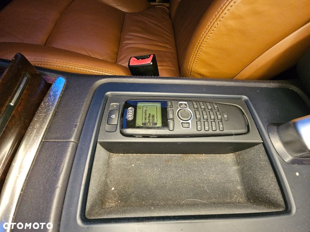 Audi A8 4.2 Quattro - 14