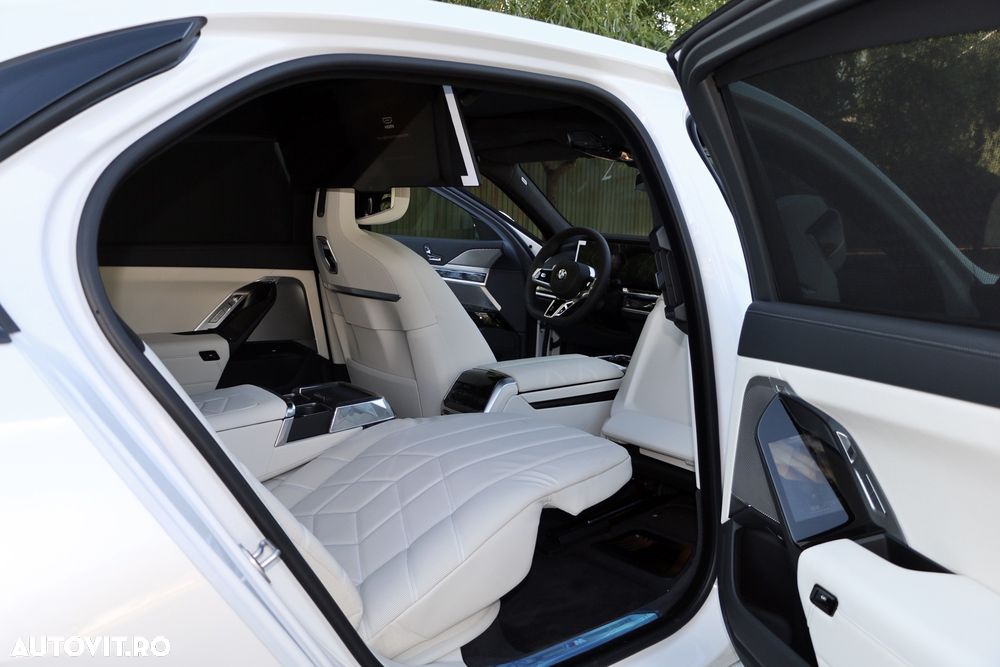 BMW Seria 7 - 37