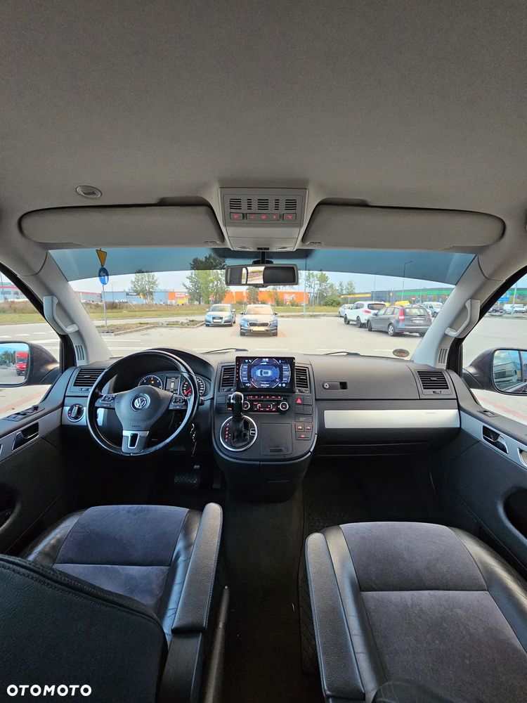 Volkswagen Multivan - 11