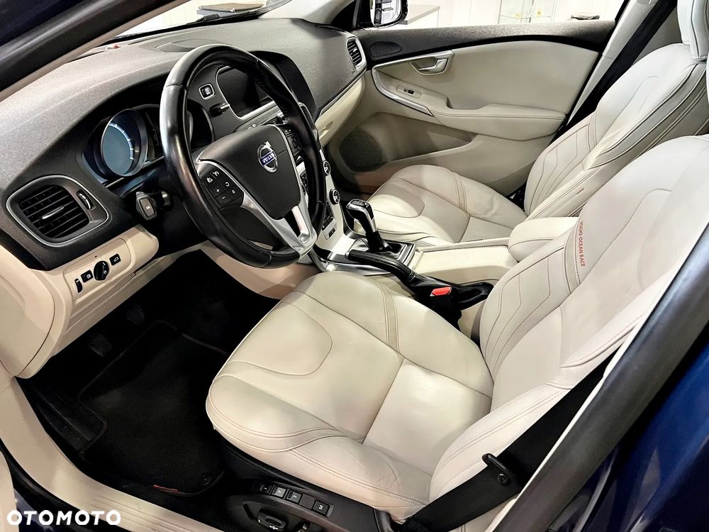 Volvo V40 D3 Drive-E Ocean Race - 1