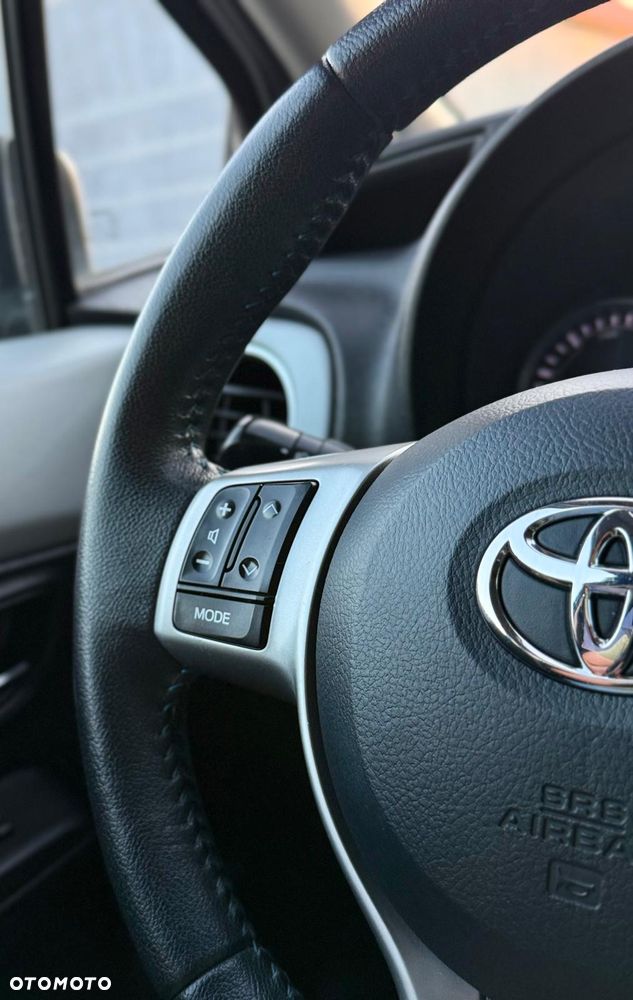 Toyota Yaris - 24