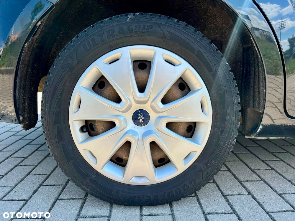 Ford Mondeo - 32