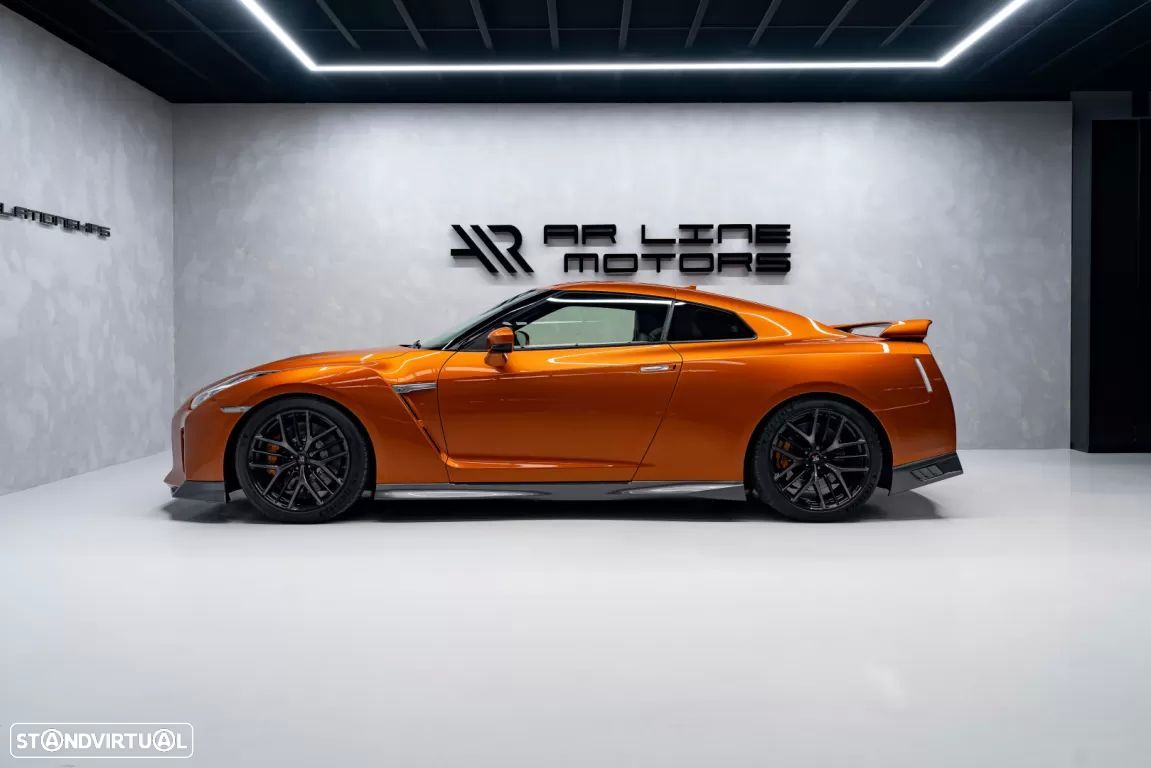 Nissan GT-R - 16