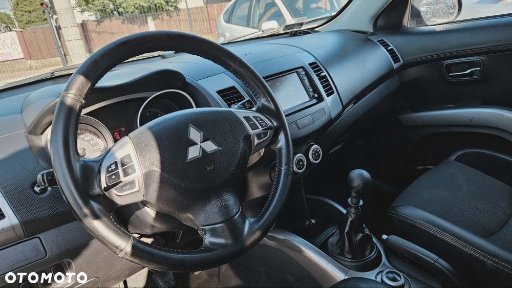 Mitsubishi Outlander - 5