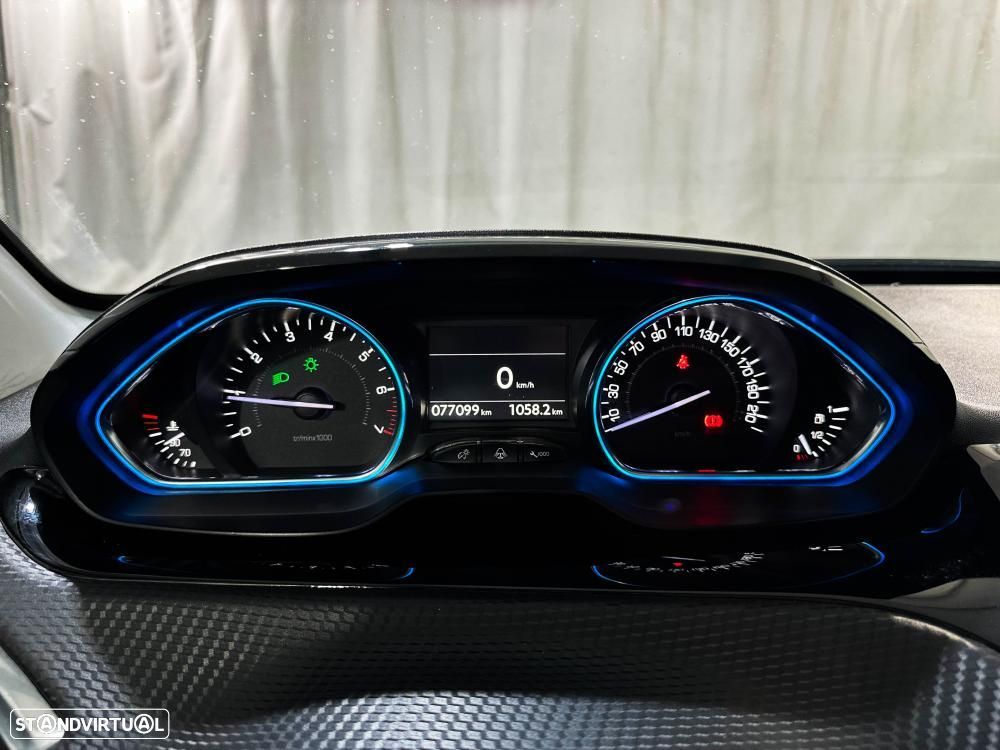 Peugeot 2008 1.2 PureTech GT Line - 36