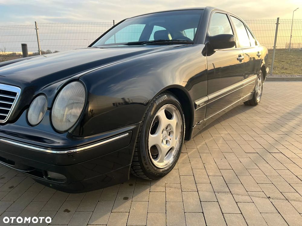 Mercedes-Benz Klasa E - 12