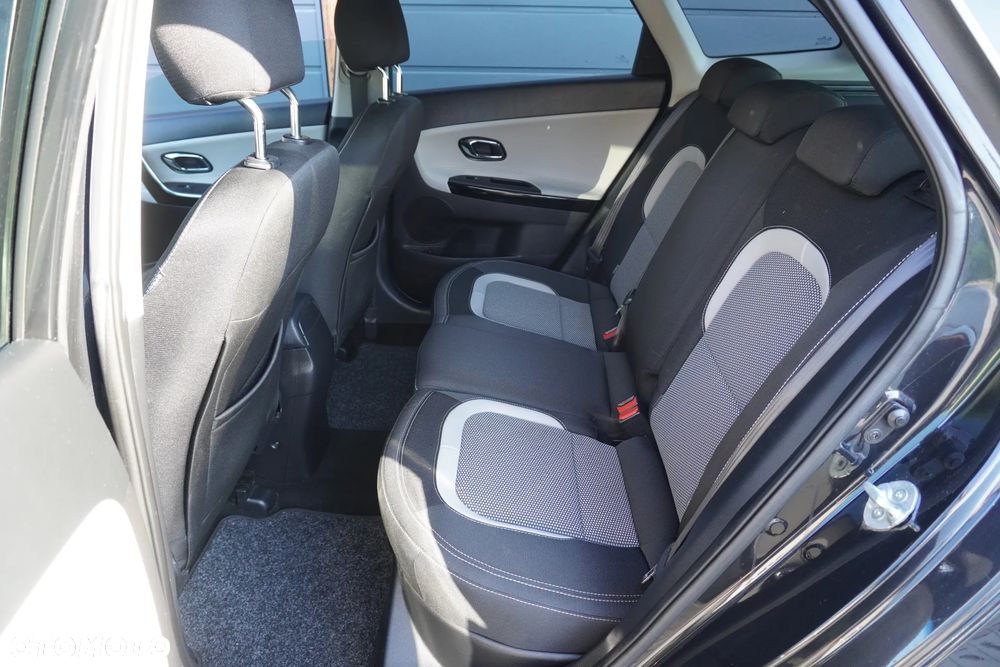 Kia Ceed 1.6 GDI ISG Dream-Team Edition - 10