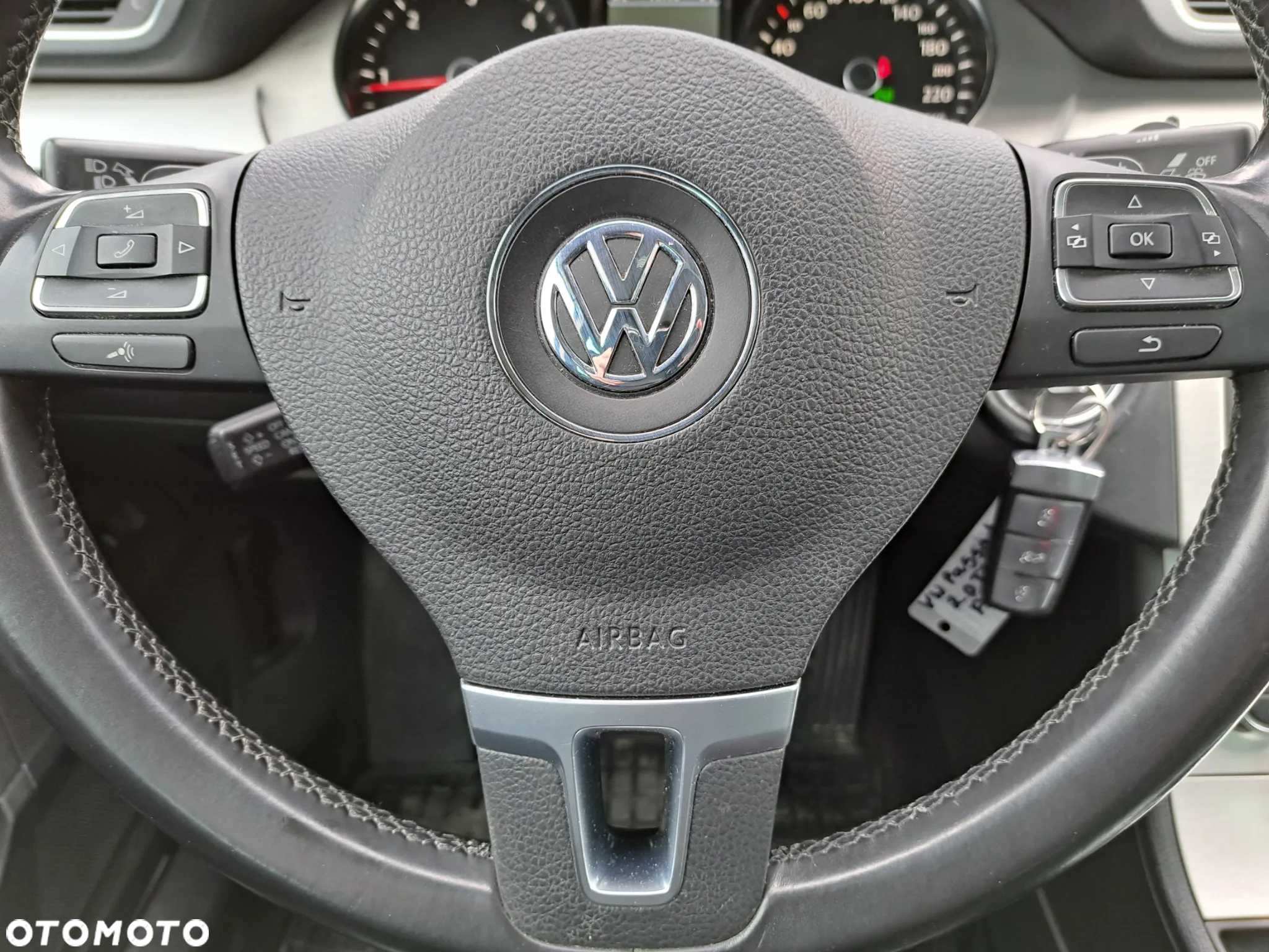 Volkswagen Passat - 31