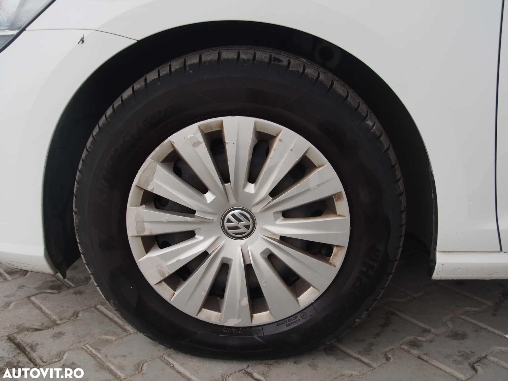 Volkswagen Golf 1.6 TDI Trendline - 4