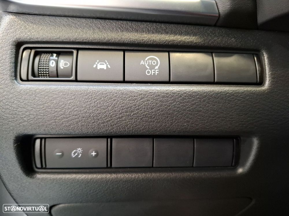 Nissan Qashqai 1.3 DIG-T N-Connecta LED+SKY Xtronic - 22