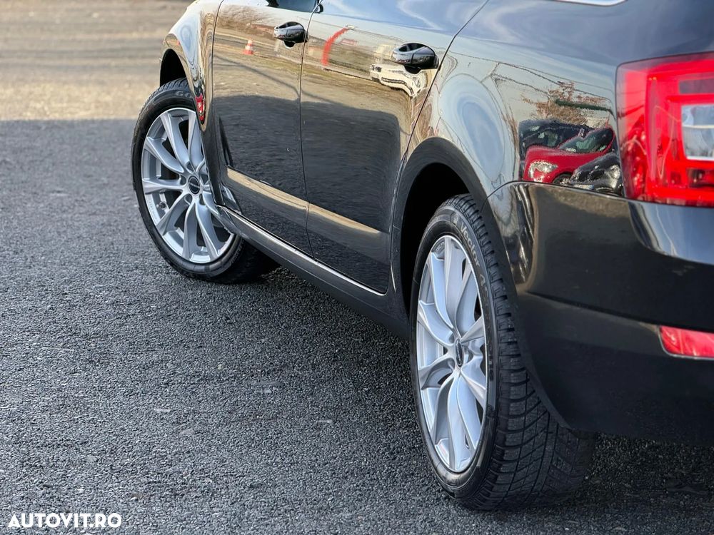 Skoda Octavia Combi 2.0 TDI DSG Premium Edition - 27