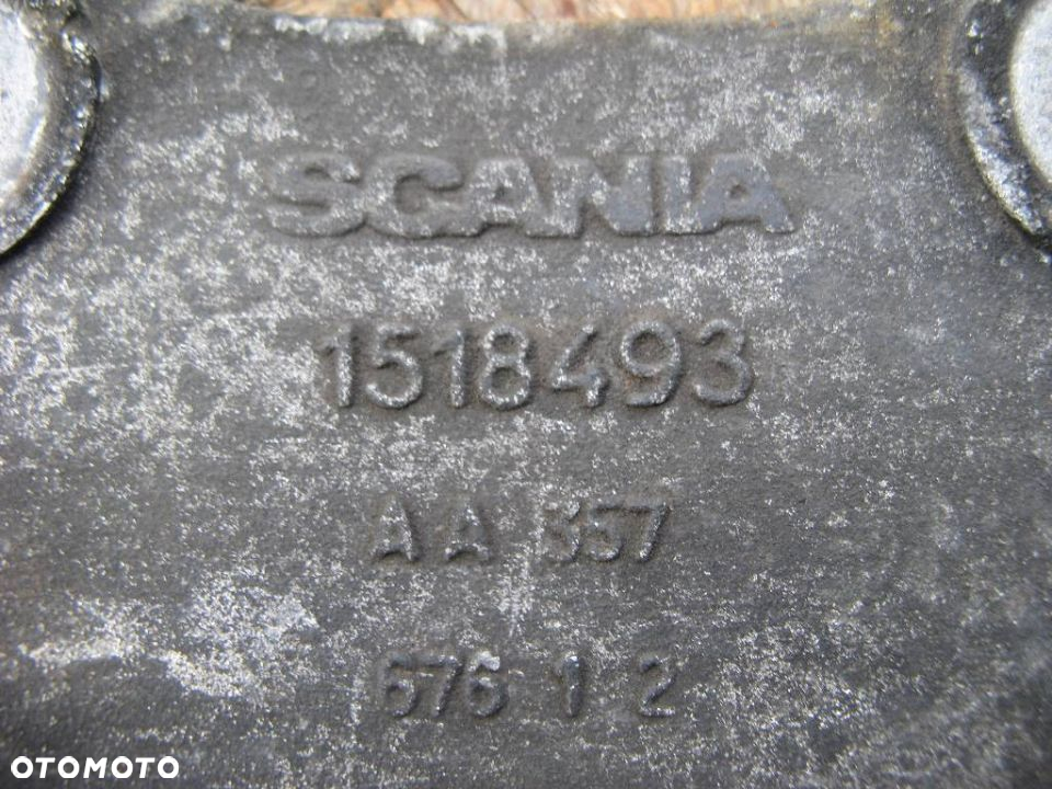 # SCANIA 4 124 R ŁAPA KABINY MOCOWANIE WSPORNIK AMORTYZATORA PODUSZKI ZAWIESZENIA 1518493 - 2