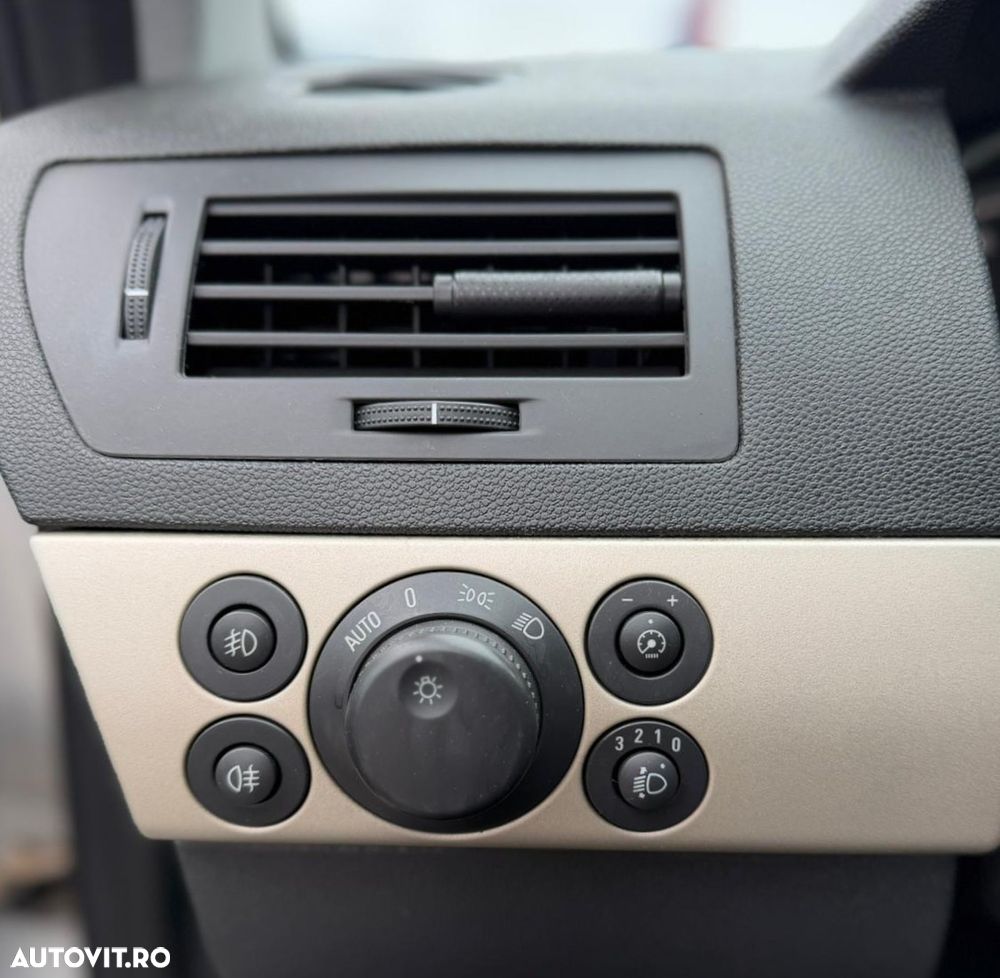 Opel Astra 1.6 Automatik Sport - 9