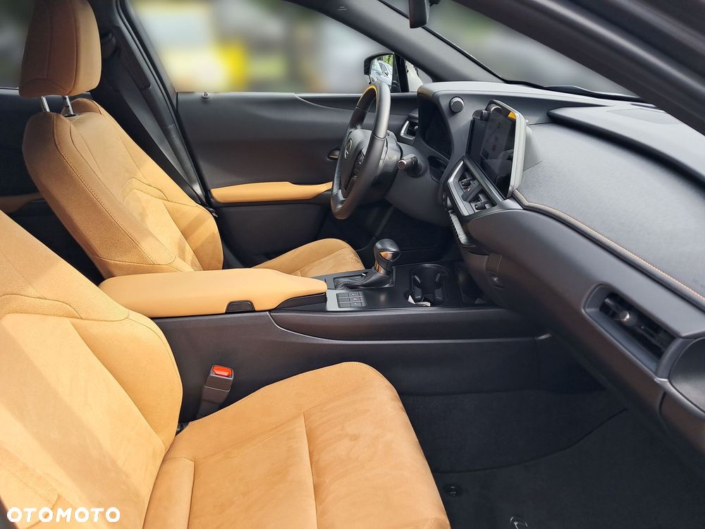 Lexus UX - 9