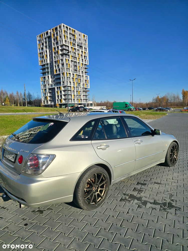Lexus IS 300 Elegance - 2