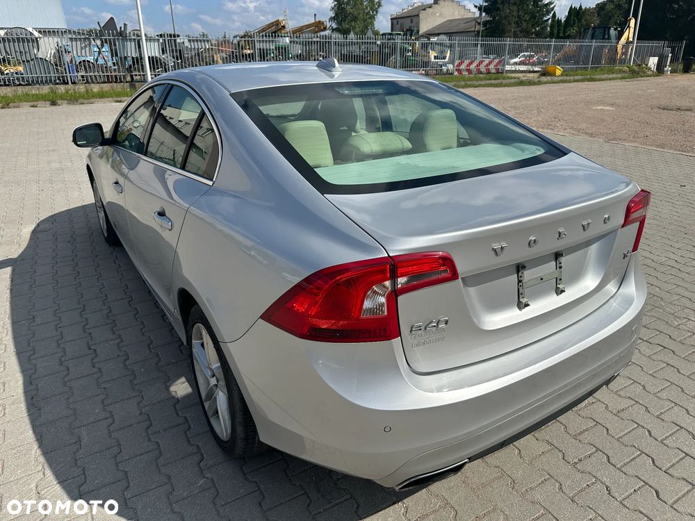 Volvo S60 - 12