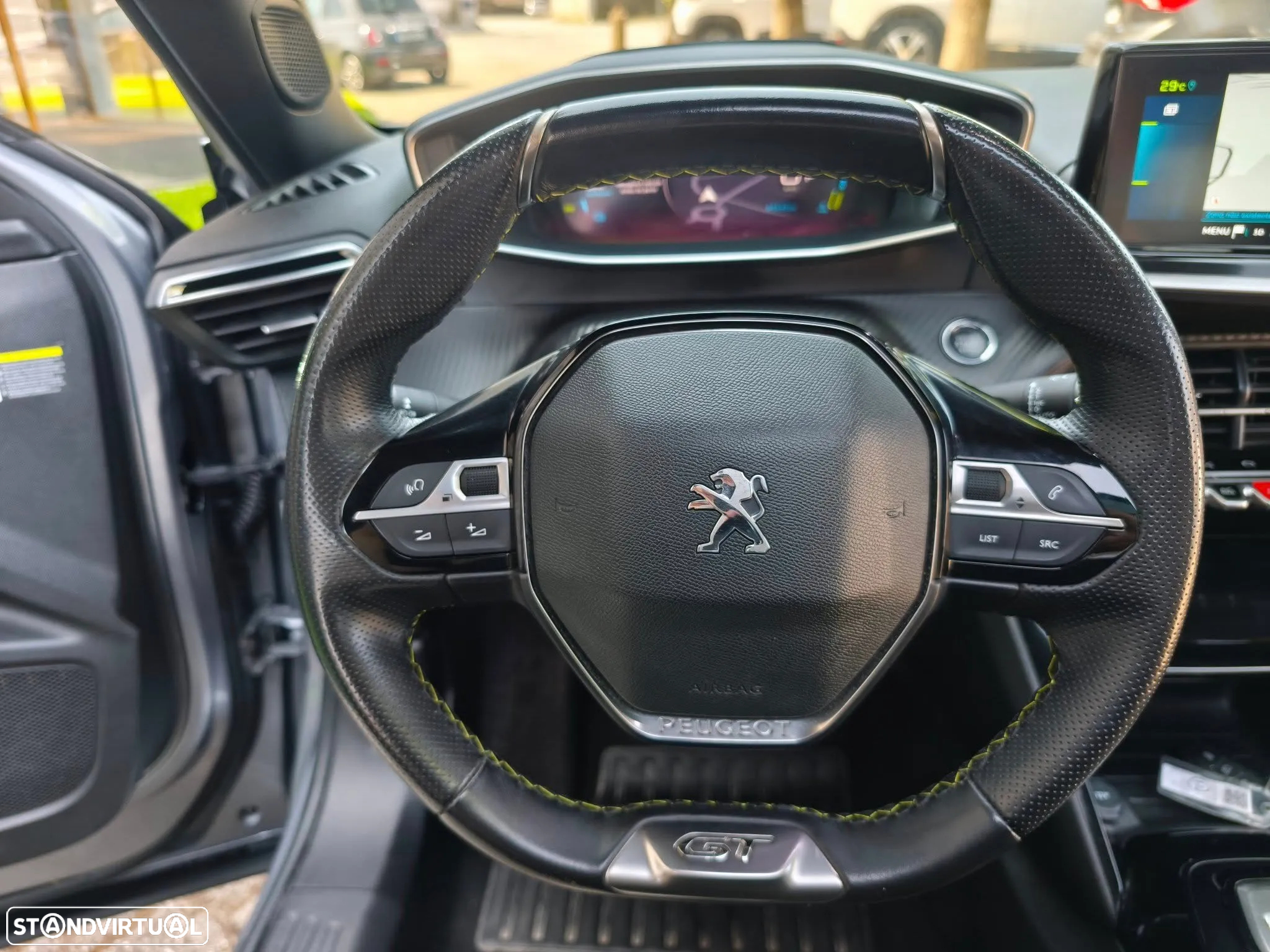 Peugeot e-2008 GT Pack - 12