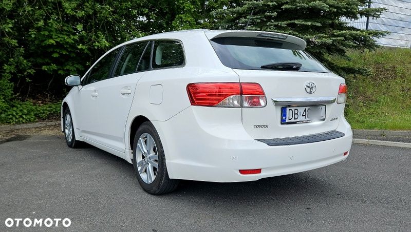 Toyota Avensis 2.0 D-4D Premium - 5