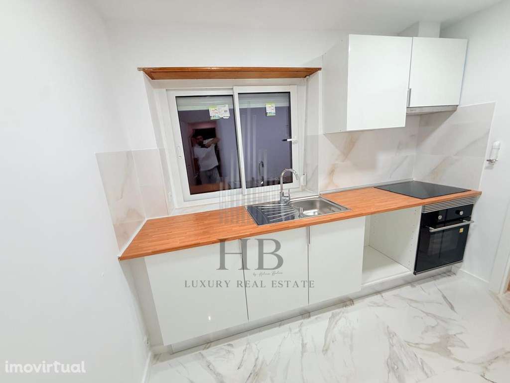 Apartamento T2 totalmente remodelado | São Carlos | Mem Martins - Grande imagem: 2/9