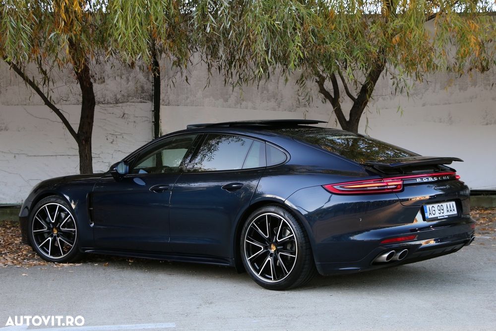 Porsche Panamera - 3