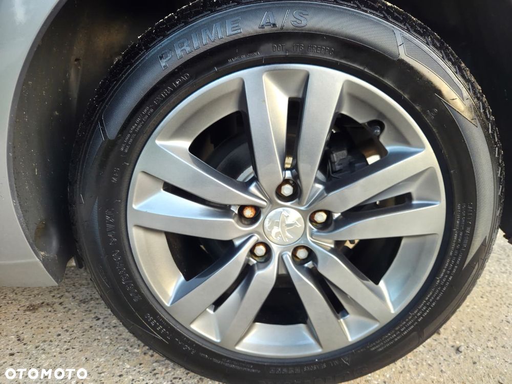 Peugeot 308 1.2 PureTech Access S&S - 26
