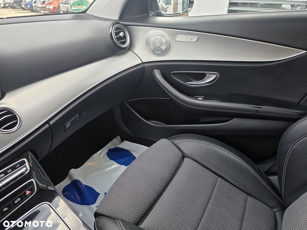 Mercedes-Benz Klasa E 200 9G-TRONIC - 29