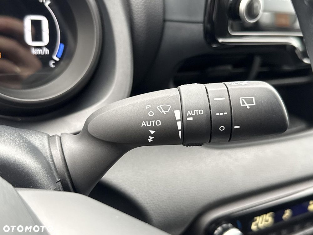 Toyota Yaris Hybrid 1.5 Comfort - 22