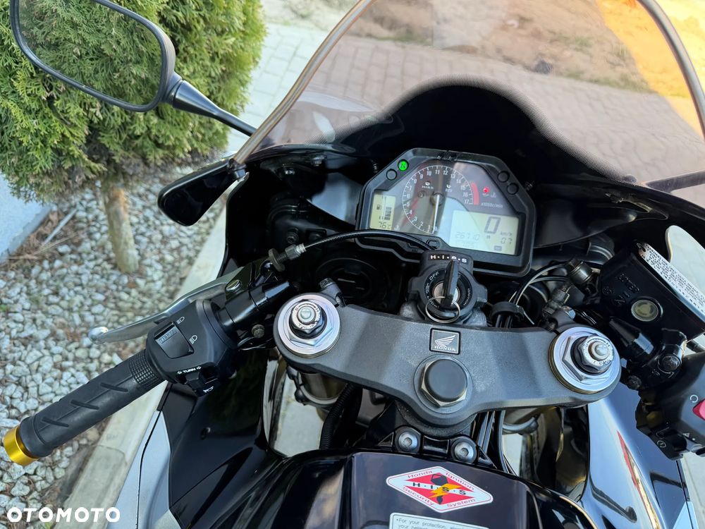Honda CBR - 19