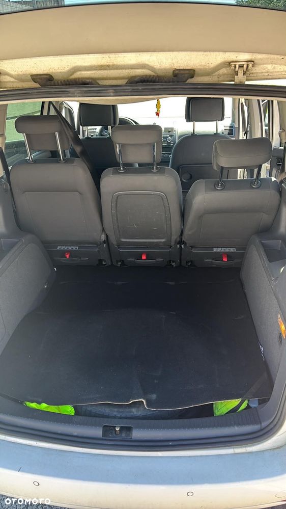 Volkswagen Touran 1.6 TDI DPF Trendline - 9