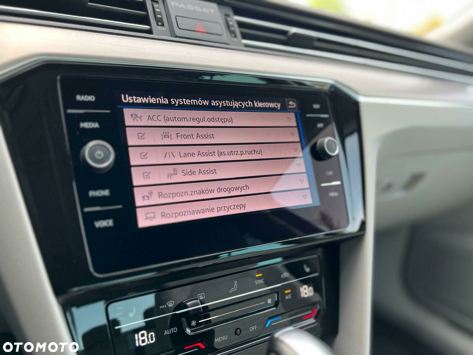 Volkswagen Passat 2.0 TSI Elegance DSG - 28