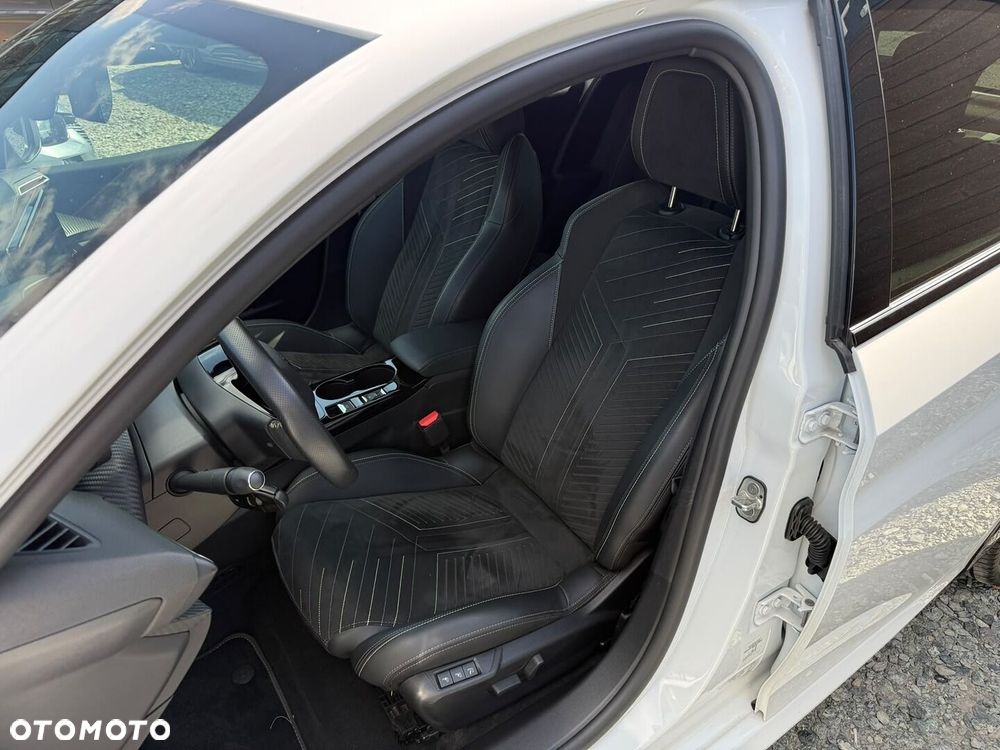 Peugeot 208 - 16
