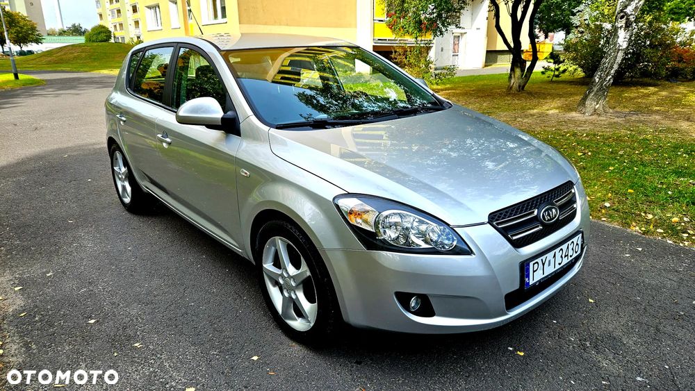 Kia Ceed Cee'd 2.0 crdi Comfort + - 2