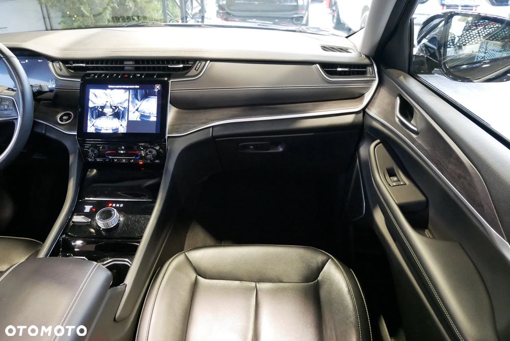 Jeep Grand Cherokee - 17