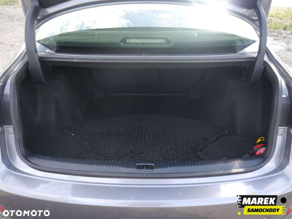 Lexus IS - 12