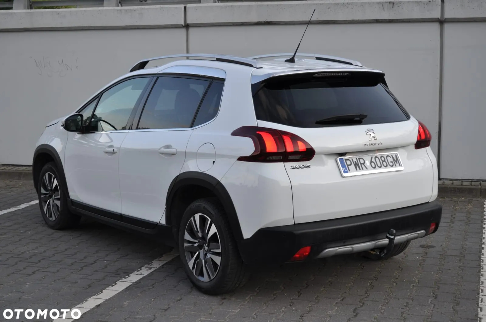 Peugeot 2008 - 4