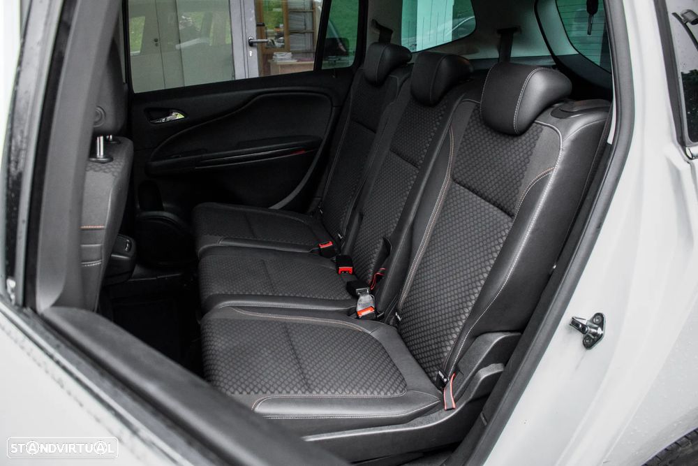 Opel Zafira 1.6 CDTi Executive - 29