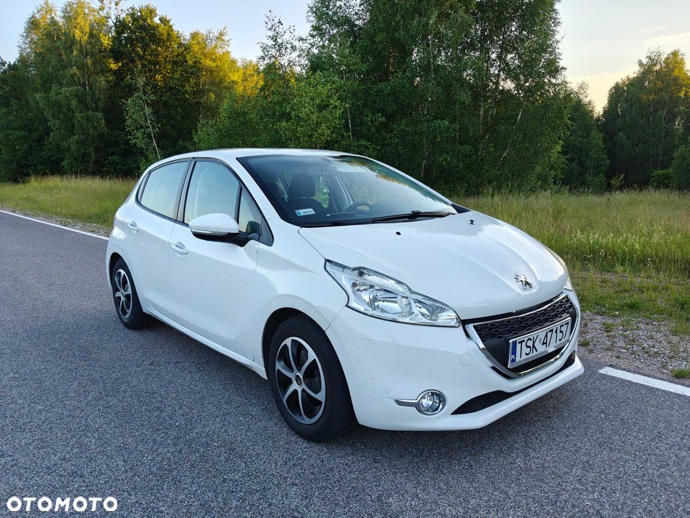 Peugeot 208 - 1