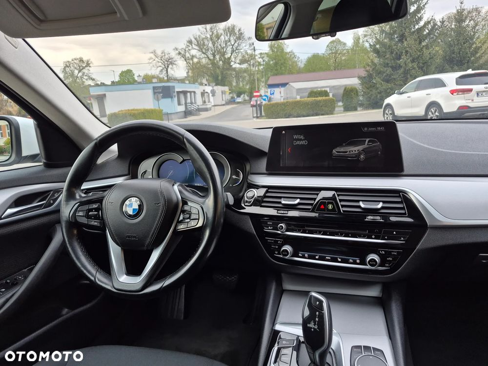 BMW Seria 5 520d xDrive Sport Line - 27
