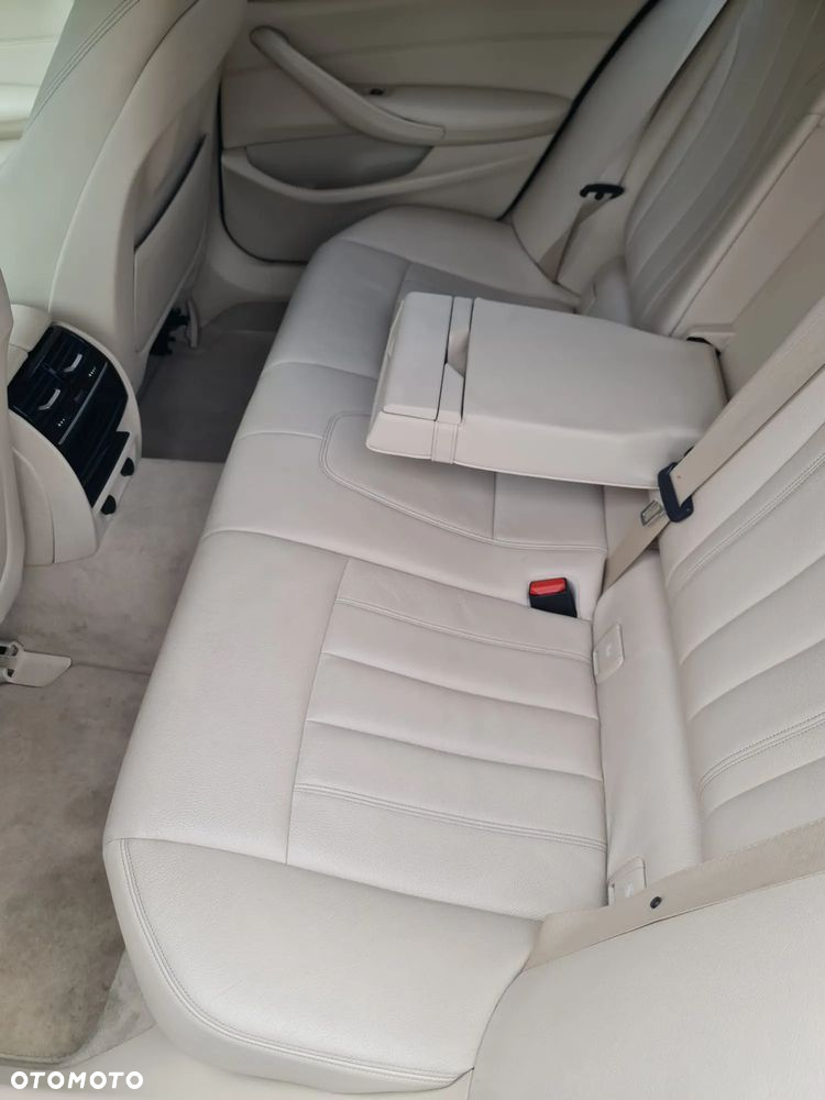 BMW Seria 5 520d xDrive Luxury Line sport - 6