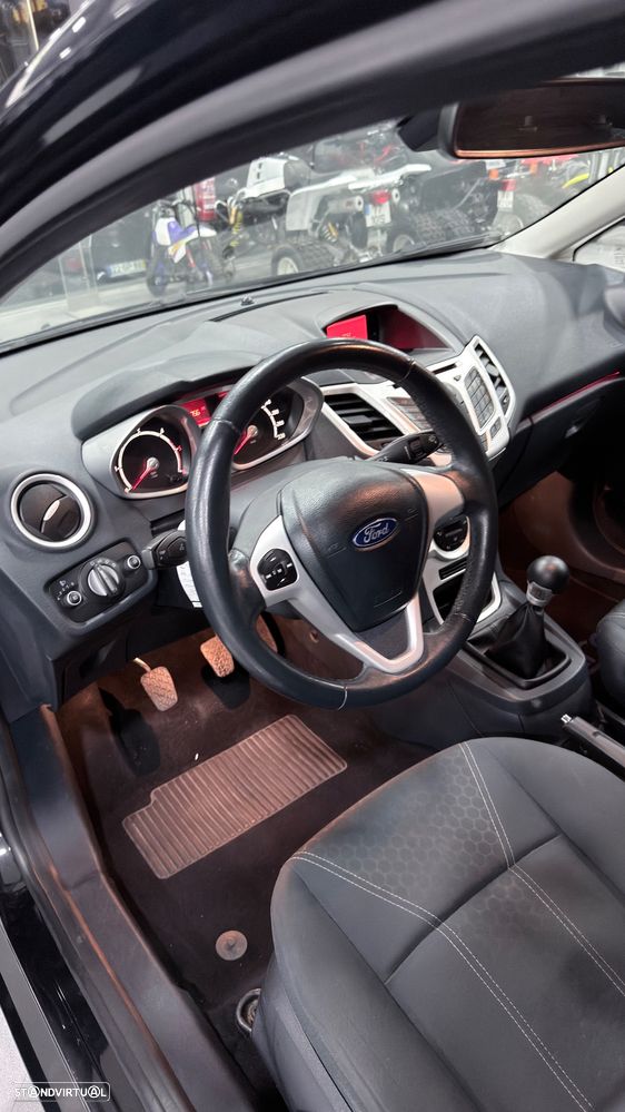 Ford Fiesta - 13