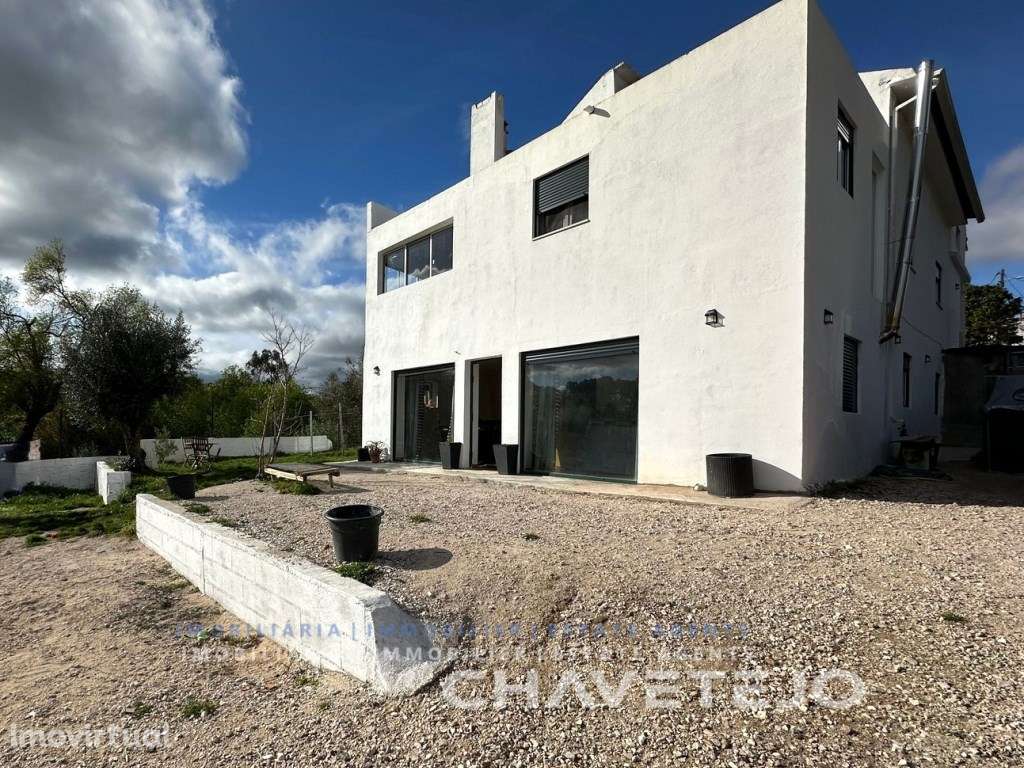 Moradia espaçosa de 2 pisos com terreno a 4.4 km da cidade de Tomar. - Grande imagem: 4/40